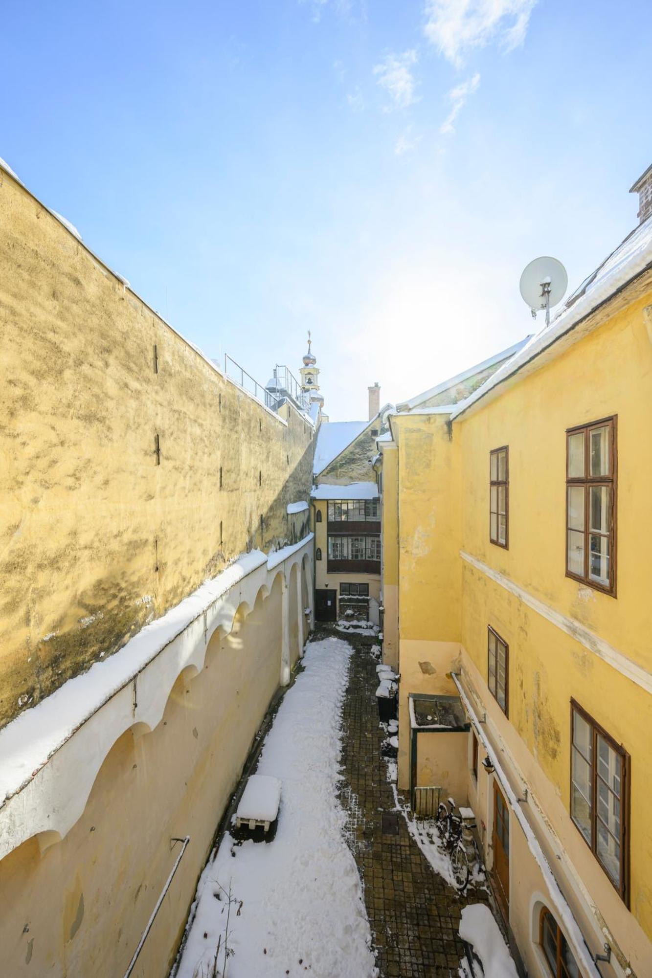 City Center Moedling Мьодлинг Екстериор снимка
